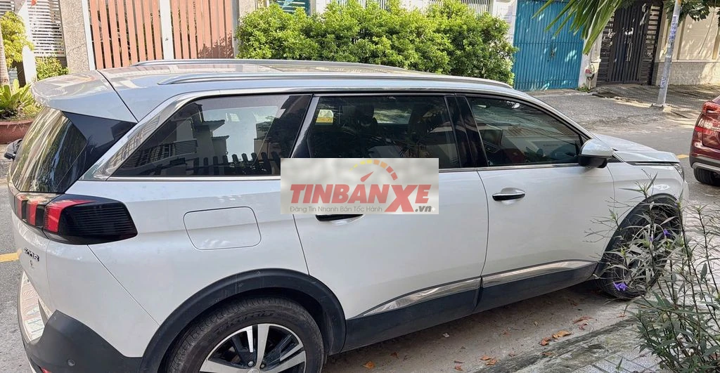 Peugeot 5008 2019 Trắng 7 chỗ