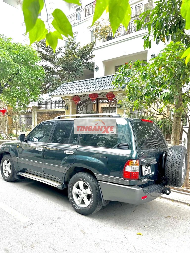 Toyota Land Cruiser 100 Xanh rêu