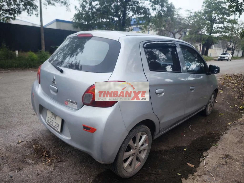 Mitsubishi Mirage Bạc 5 chỗ Số sàn