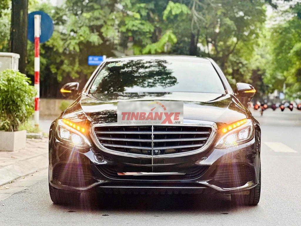 Mercedes-Benz C250 Exclusive 2018 Đen 60000 km