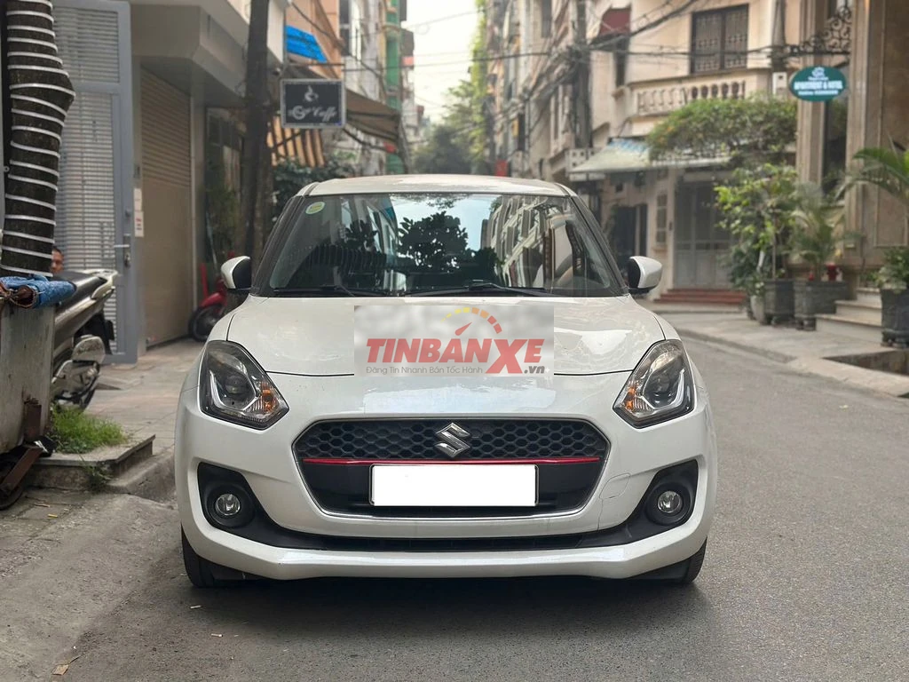 Suzuki Swift GLX 1.2 AT 2019 Trắng 30.000 Km