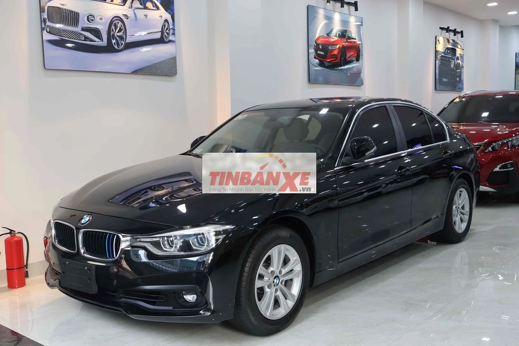 BMW 320i 2018 Tiêu chuẩn Đen