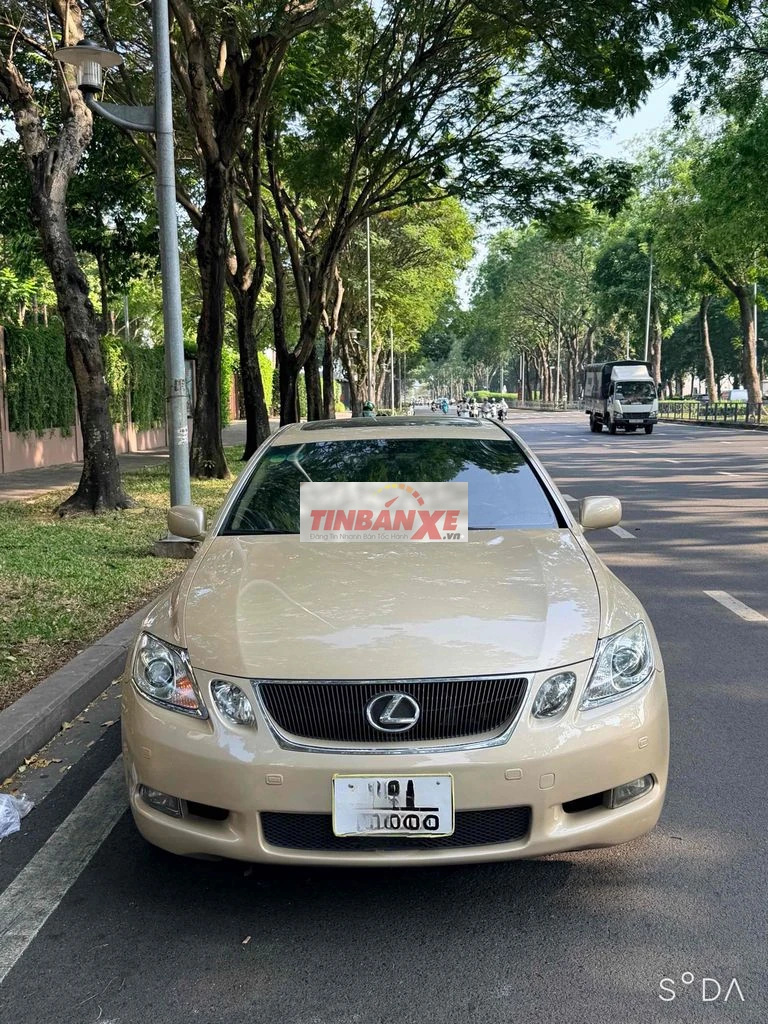 Lexus GS300 màu Vàng cát