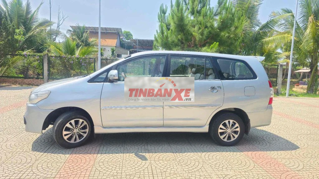 Toyota Innova 2015 E Bạc