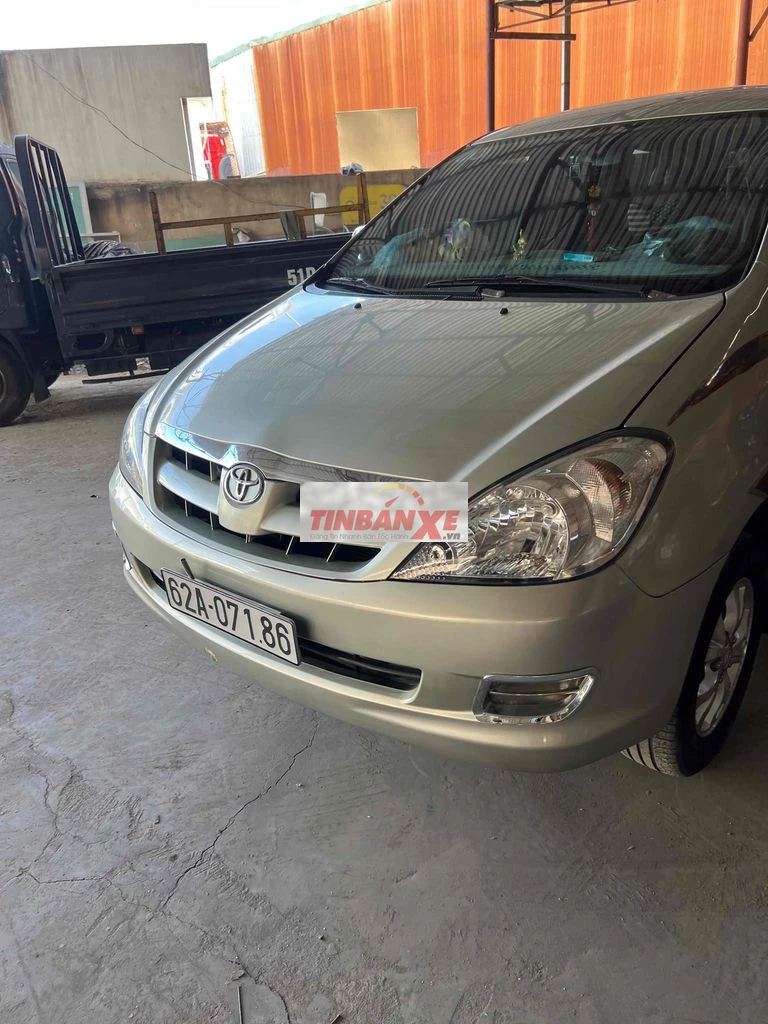 Toyota Innova 2006 G - 255000 km