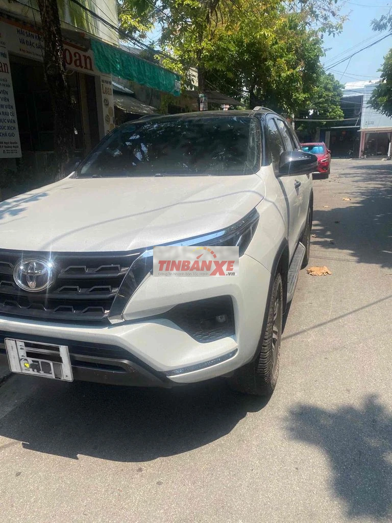 Toyota Fortuner 2022 Trắng