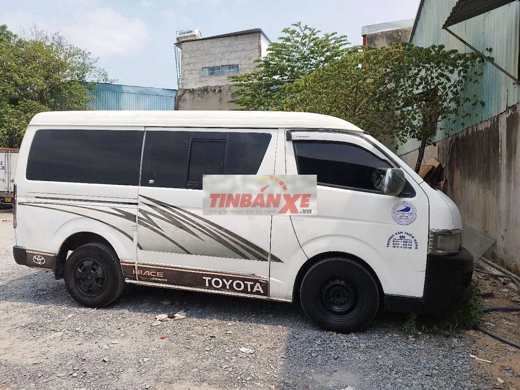 Toyota Hiace 2005 . máy dầu 6 ghế/800kg.xe đẹp