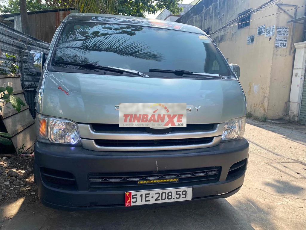 Toyota Hiace 6 chỗ màu Xám
