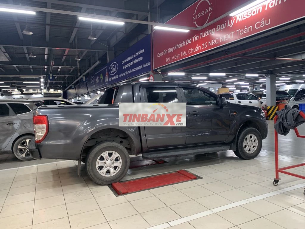 Ford Ranger XLS số tự động 2019_1 chủ nhập thái