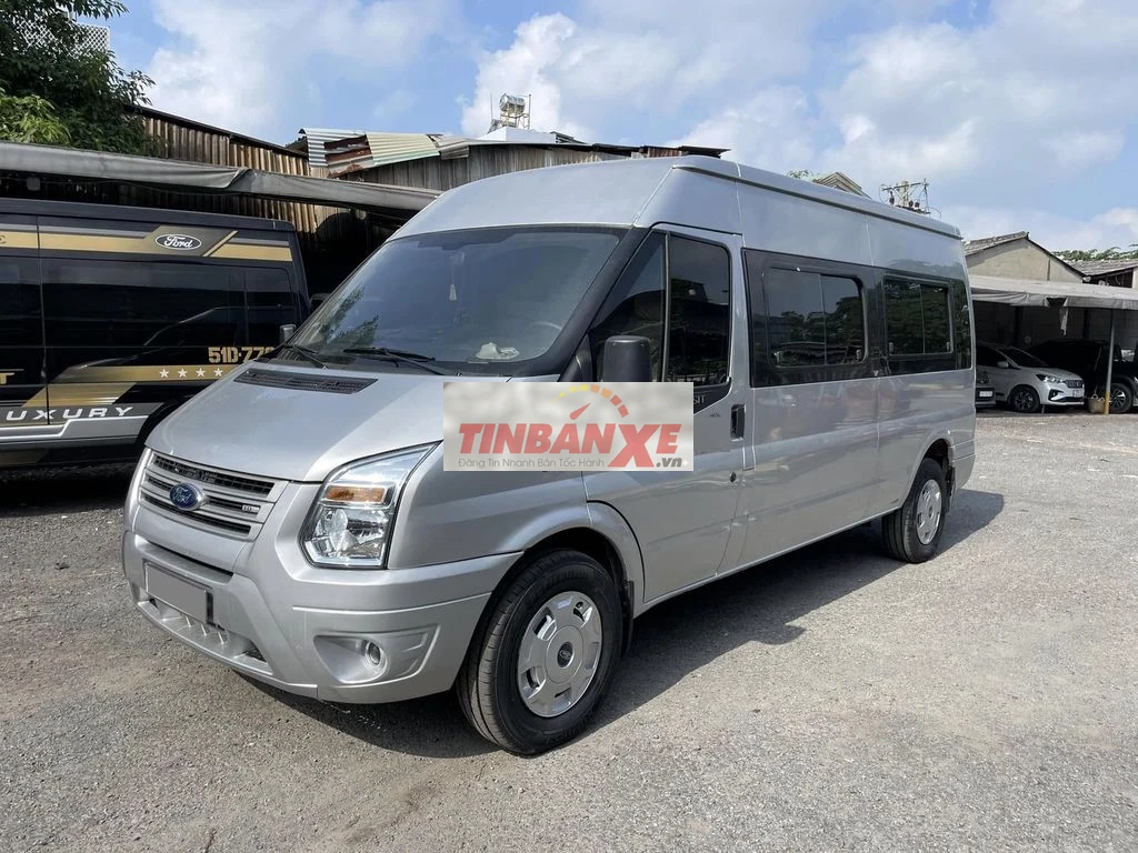 Ford Transit 2017 tải van 6 chổ 900kg rất cọp