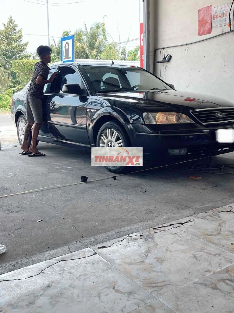 Ford Mondeo Số tự động Đen