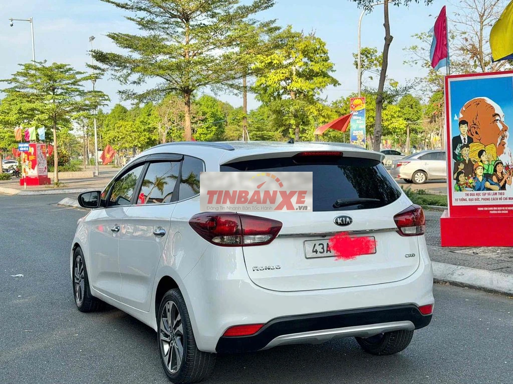 Kia Rondo 2017 máy dầu 7 chỗ