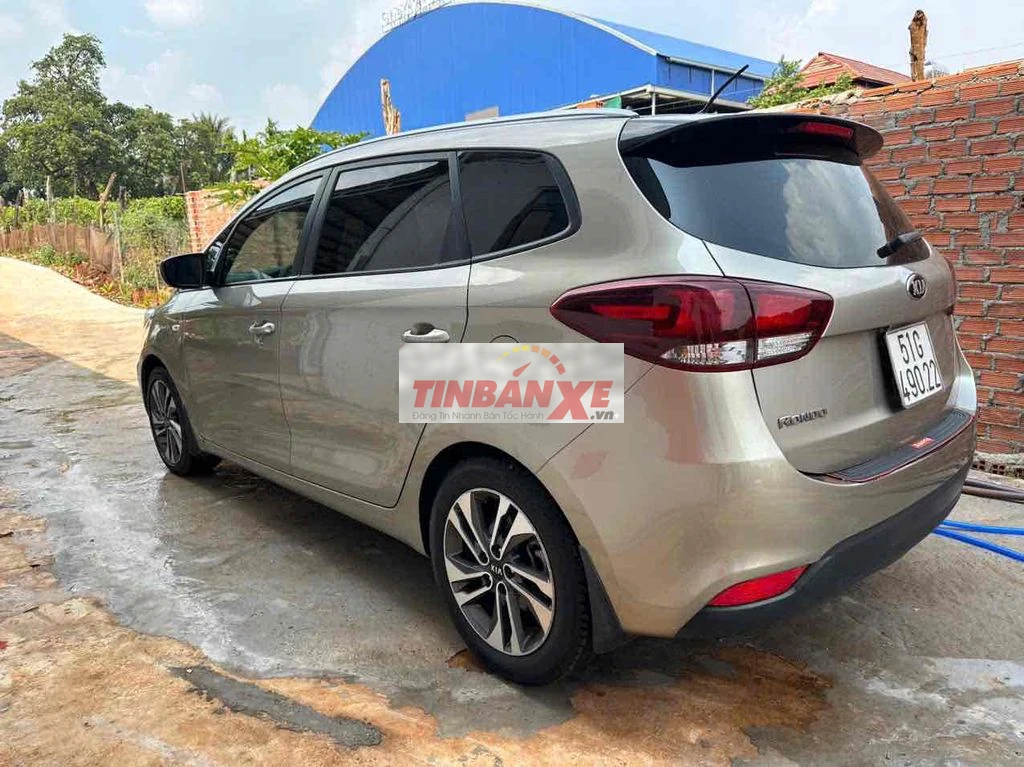 Kia Rondo 2017 Vàng cát