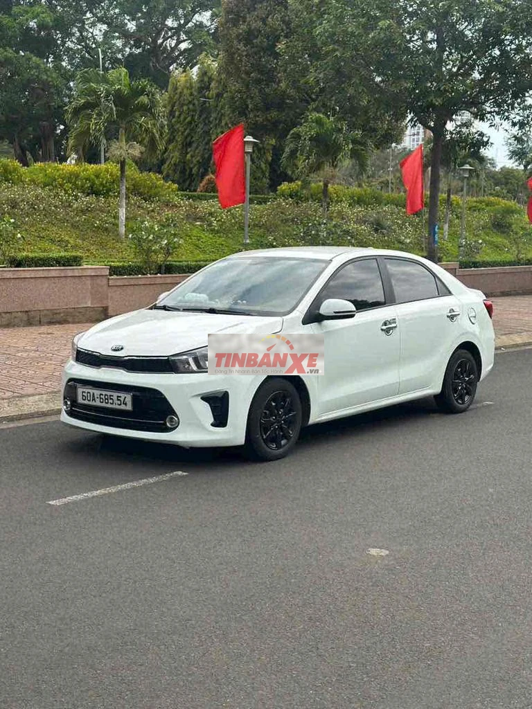 Kia Soluto 2019 Trắng Số sàn