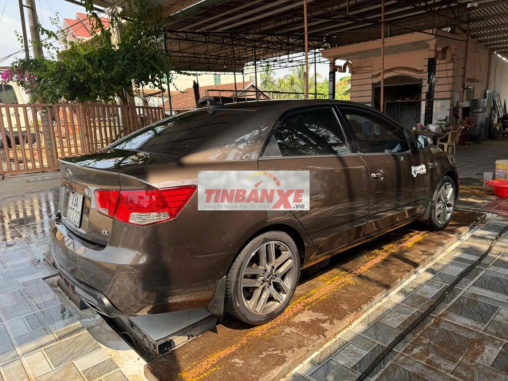 Kia Forte 2013 màu Nâu