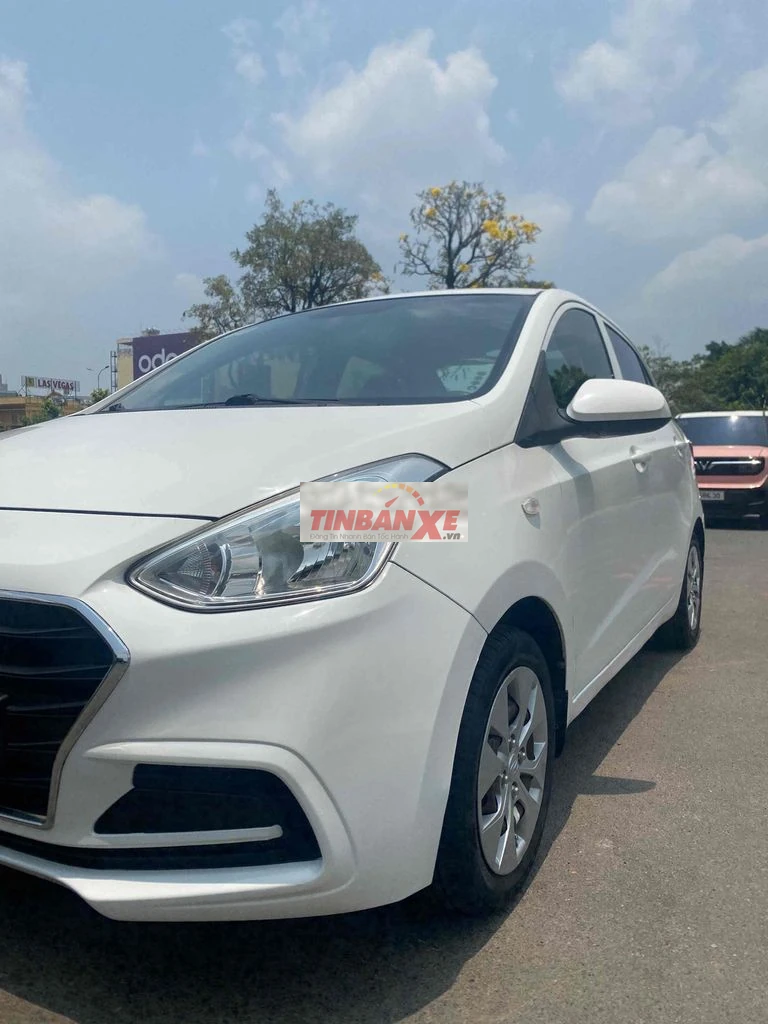 Hyundai i10 sedan 2021 1.2MT, Trắng