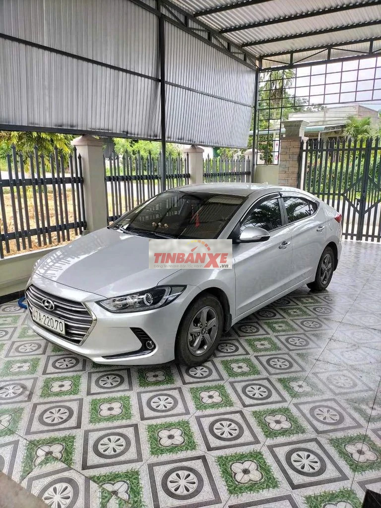 Hyundai Elantra 2018 Bạc 66000 km