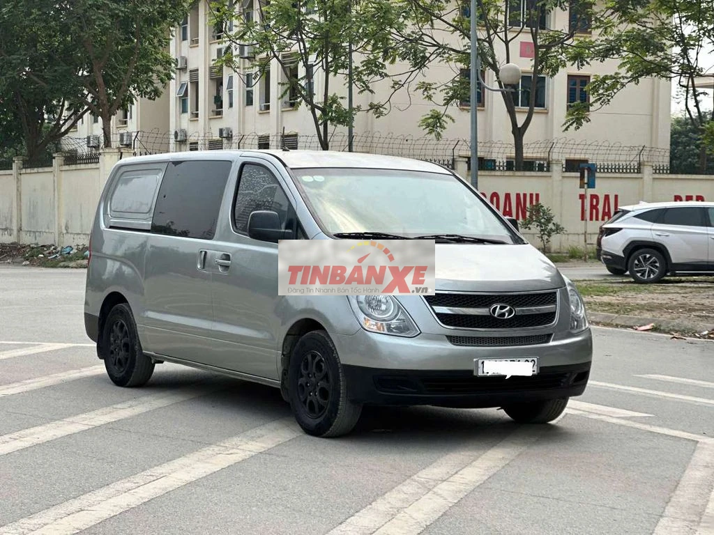Huyndai Grand Starex Van sx 2015 xe 6 chỗ 670kg