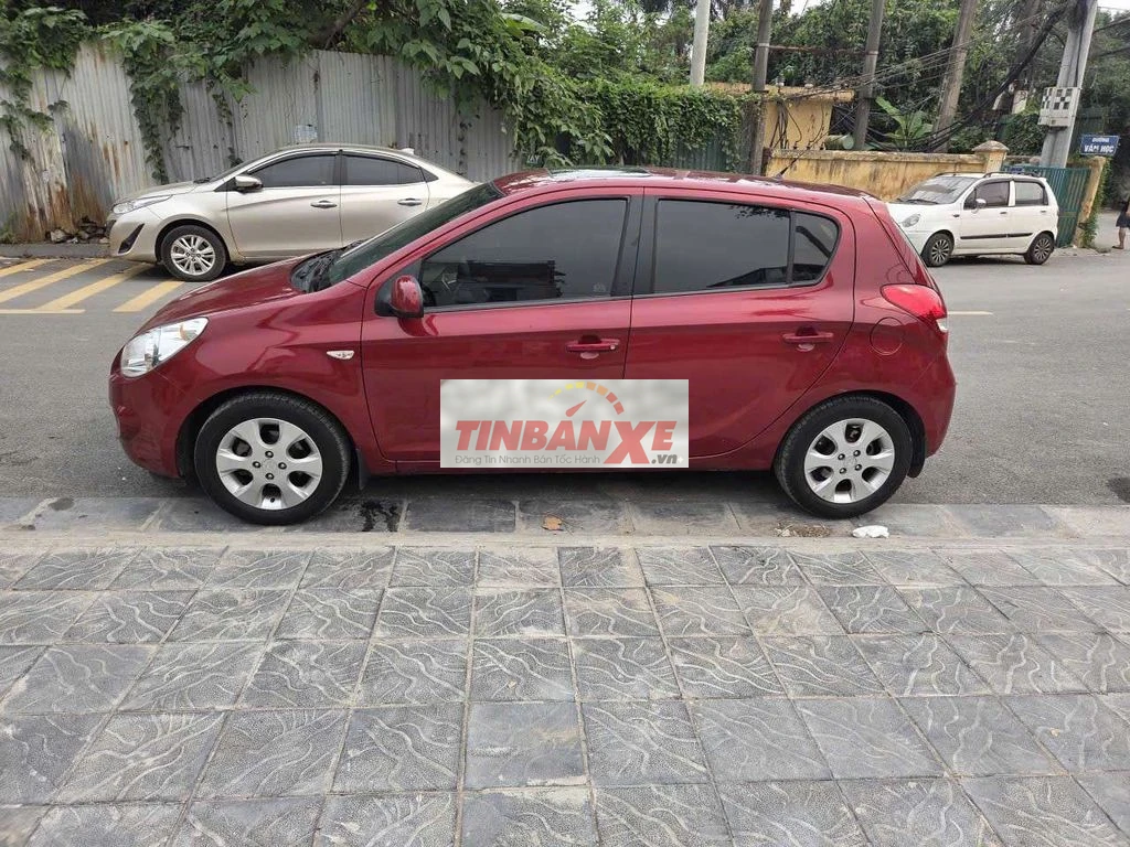 Hyundai i20 Số tự động Đỏ