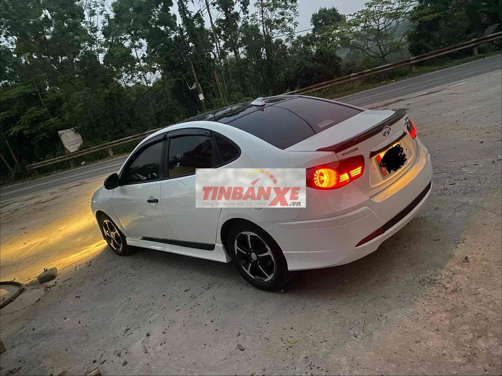 Hyundai Avante 2011 1.6 AT Trắng
