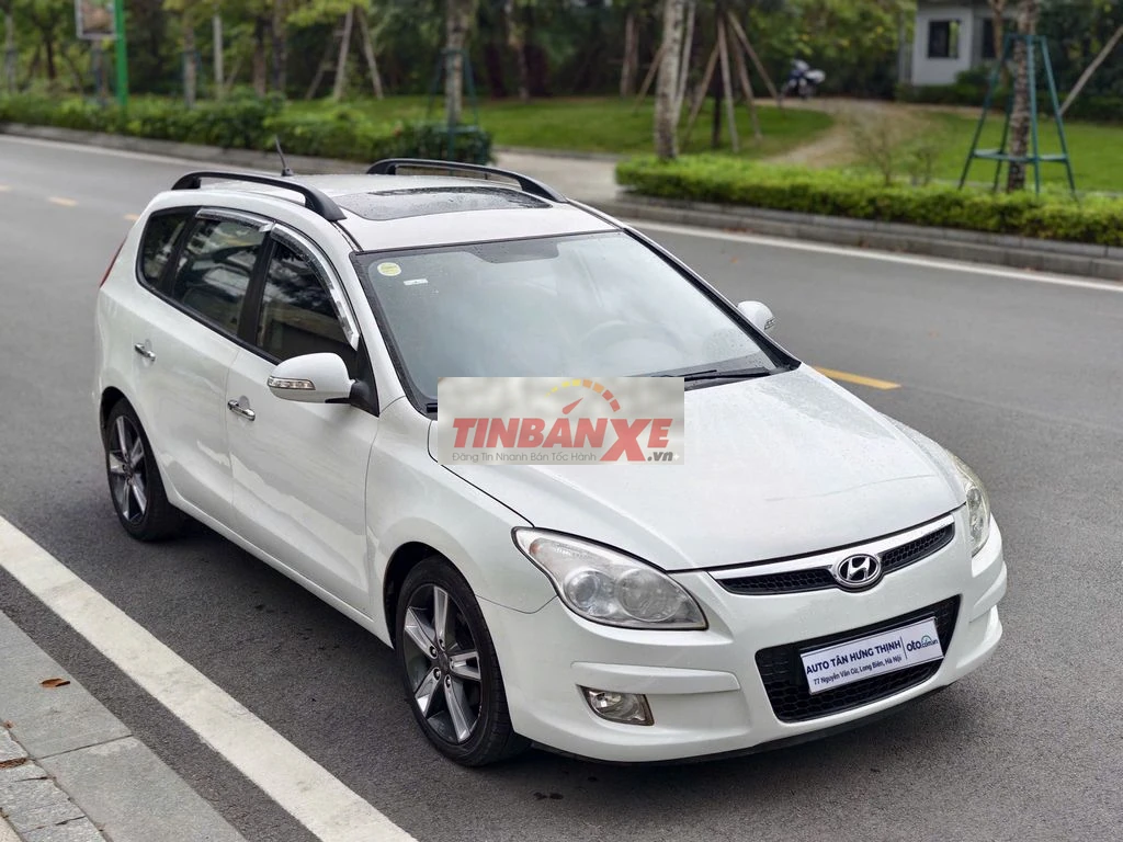 Hyundai i30 CW 2010 100000 km Trắng