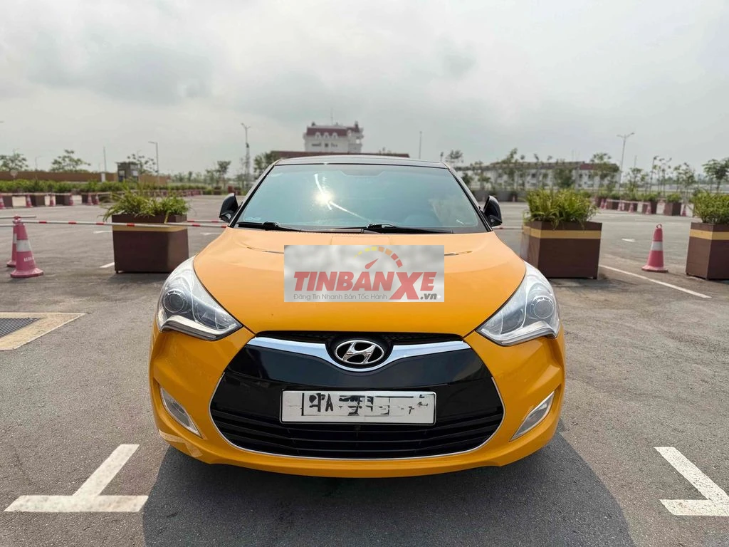 Hyundai Veloster màu Vàng