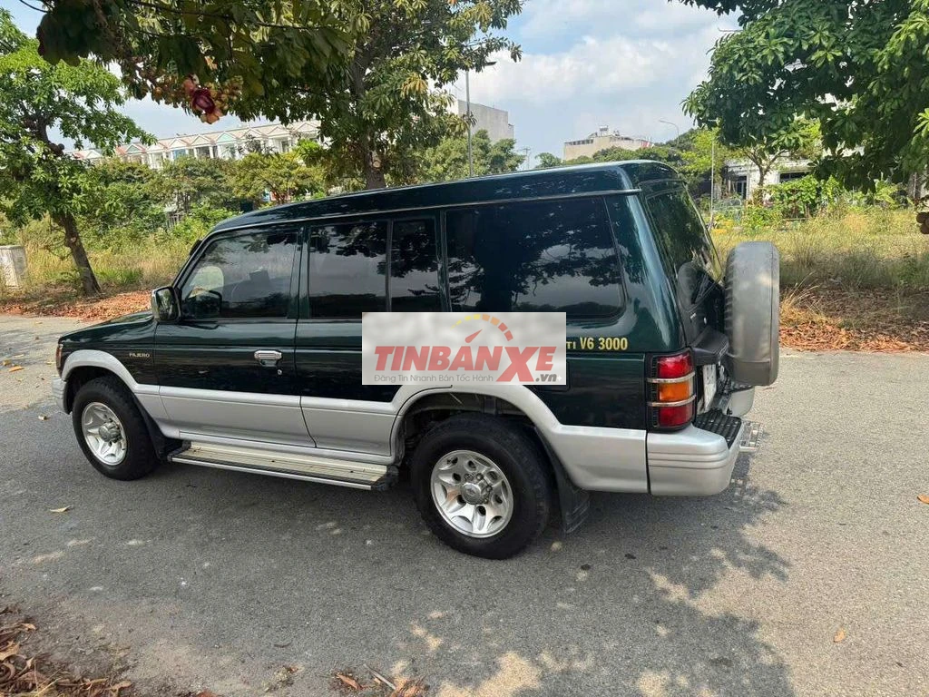 Mitsubishi Pajero GLX V6 Xanh