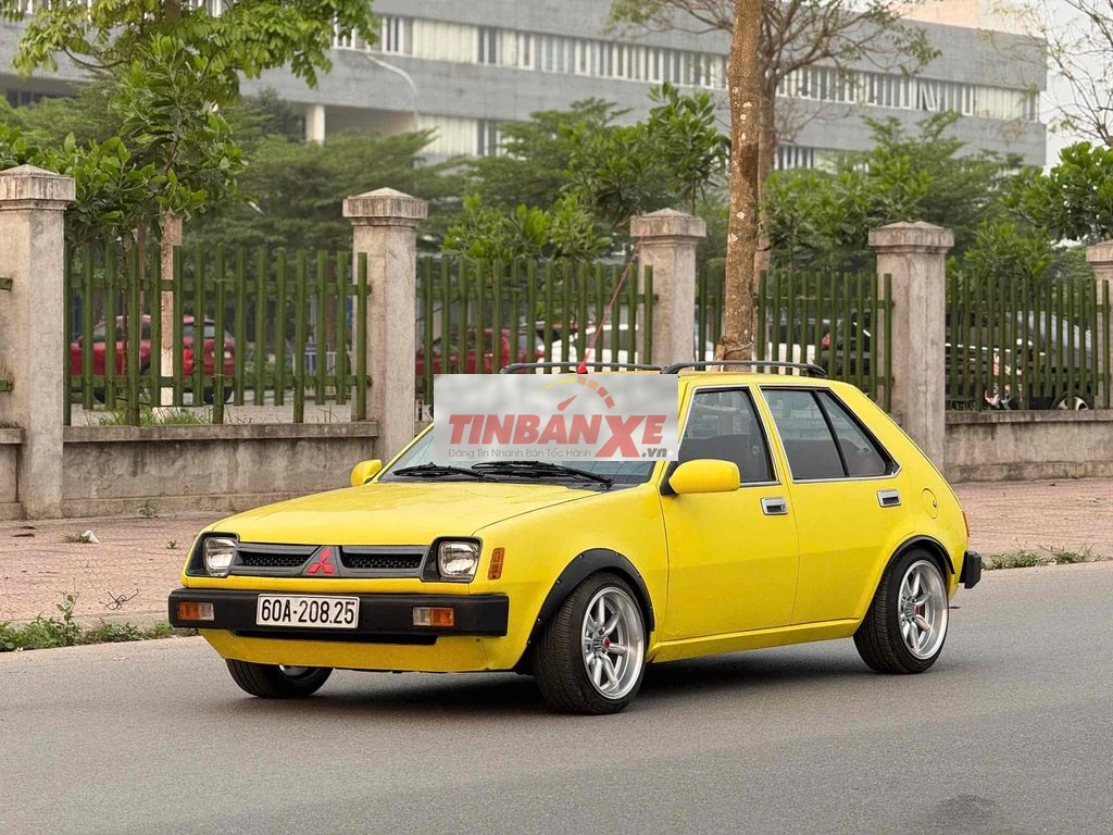 Mitsubishi Colt 1975 Vàng