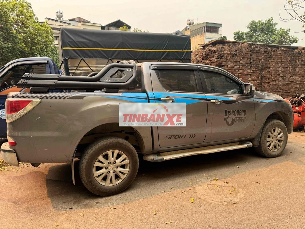 Mazda BT-50 Xám Tự động 1 cầu