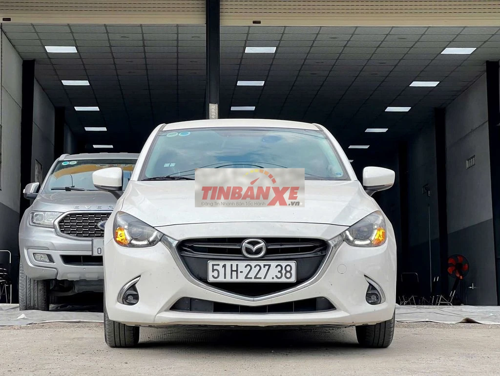 Mazda Mazda2 2019 Trắng 30.000 km