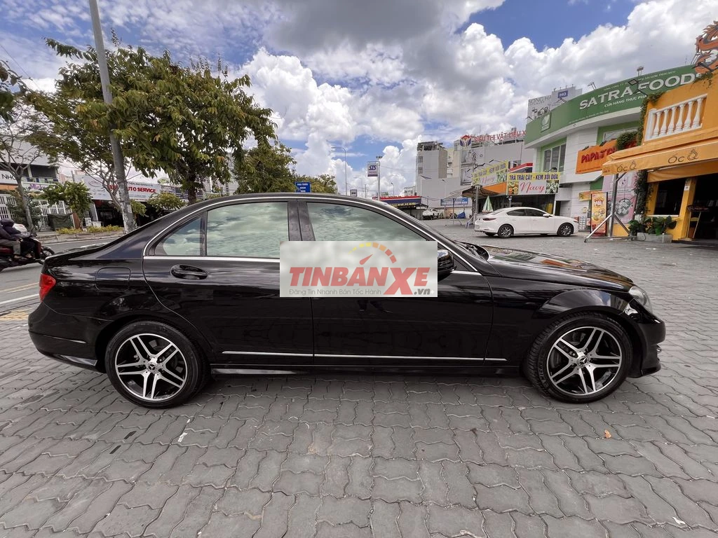 Mercedes-Benz C300 AMG 2012 Đen