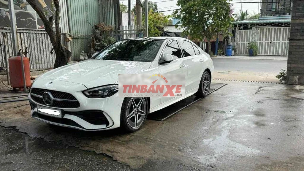 Mercedes-Benz C300 AMG 2025 Trắng 750 km