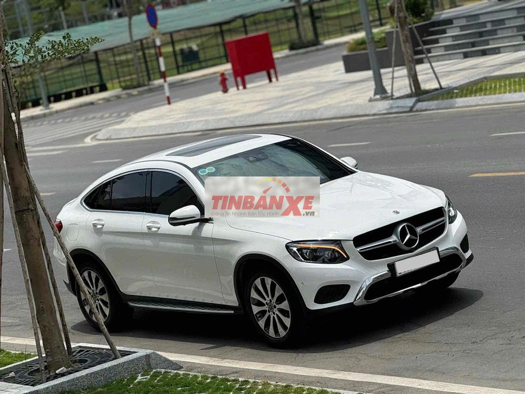 Mercedes-Benz GLC300 Coupé 2019 53.000 km