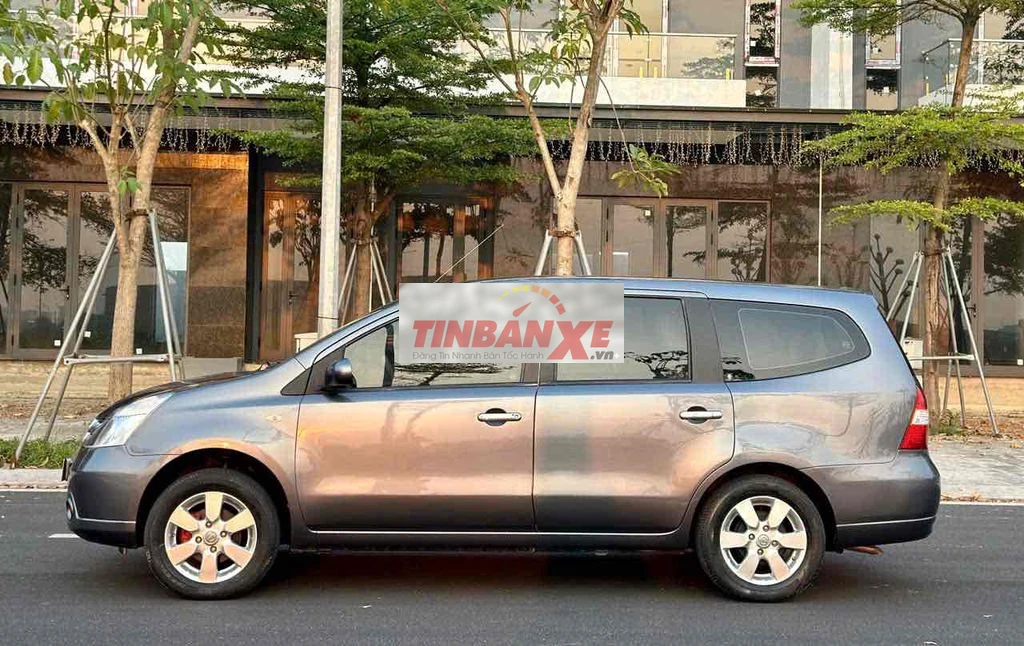 Nissan Grand livina 2012 - 140000 km