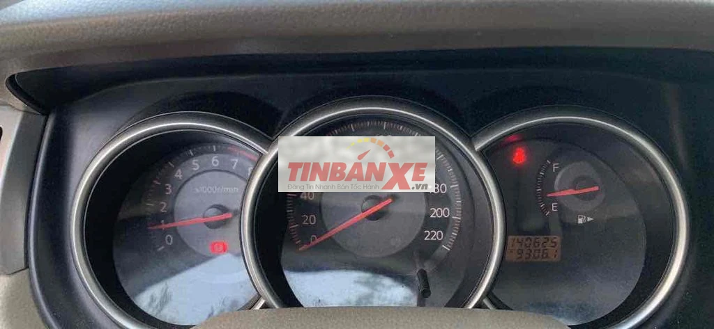 Nissan Tiida 1.6 Số sàn màu bạc chính chủ