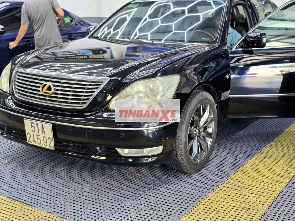 Lexus LS430 màu Đen
