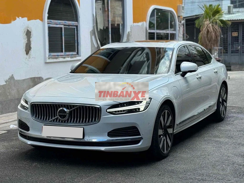 Volvo S90L Plus 2024 T8 5.000km Trắng