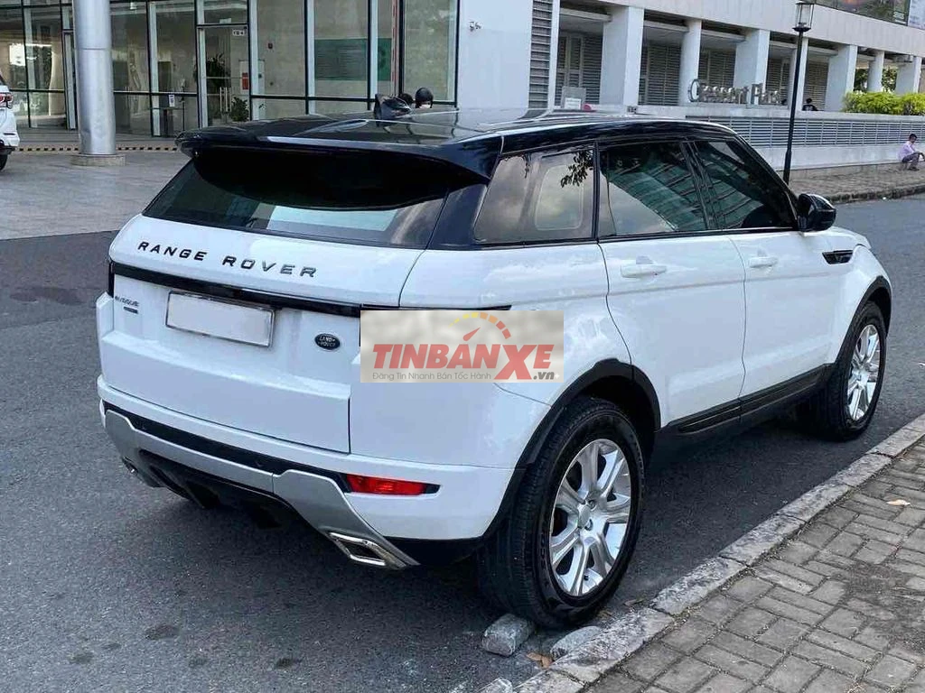 Range Rover Evoque màu Trắng ĐKLĐ 2018
