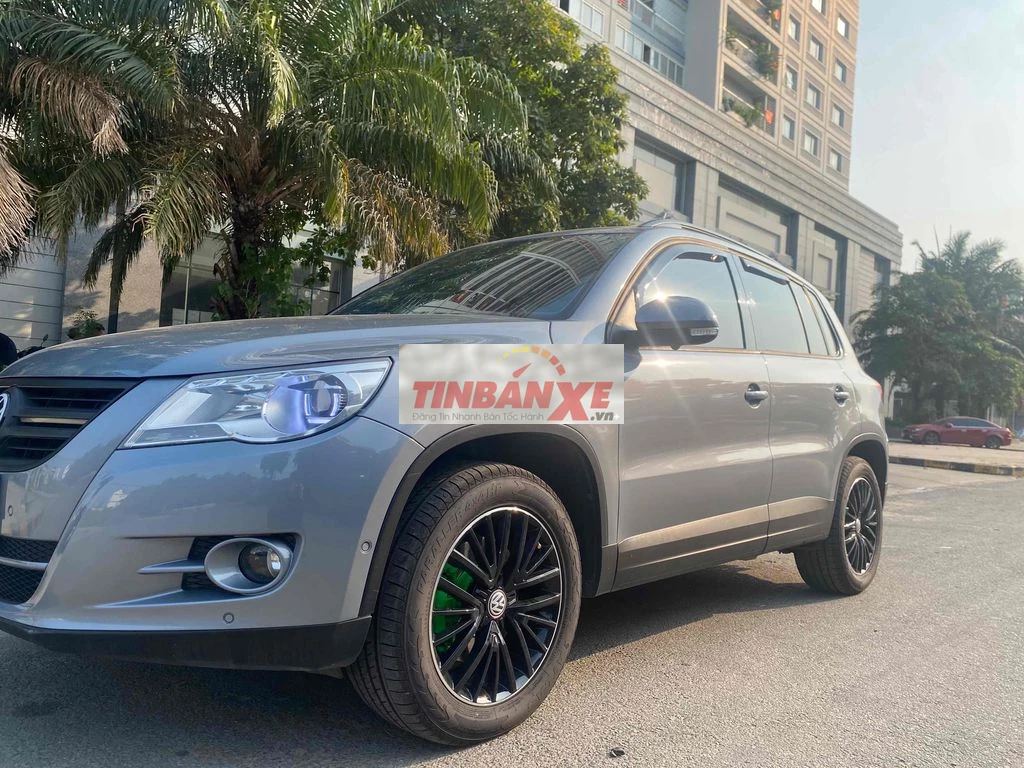 Volkswagen Tiguan 5 chỗ Xám