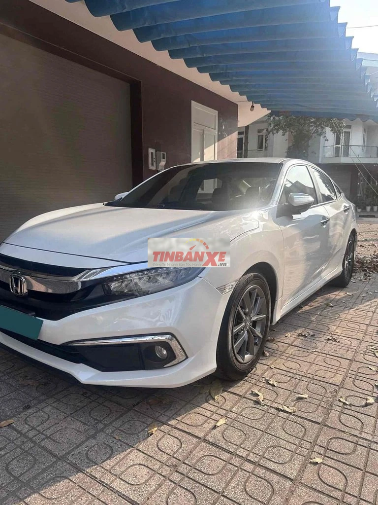 Honda Civic 1.8G Trắng, nhập Thái