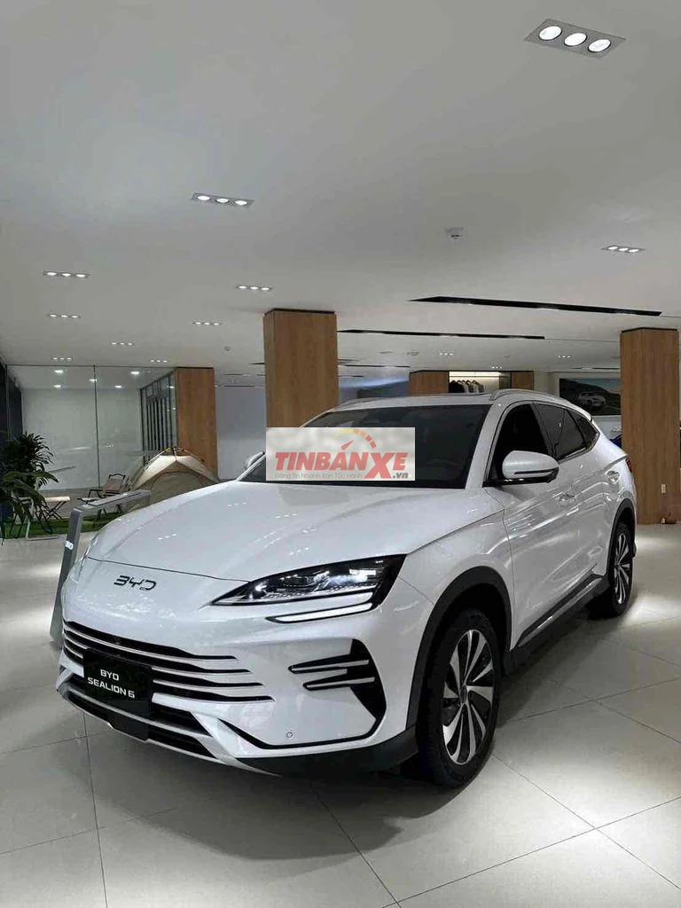 BYD Sealion 6 phev trắng