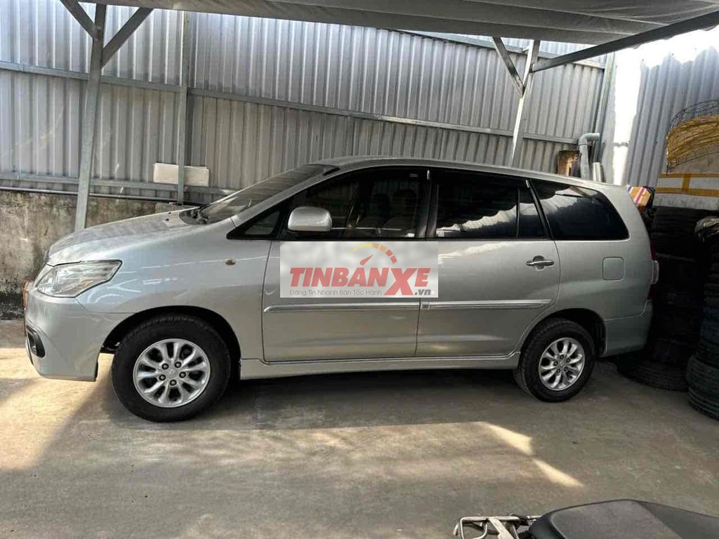 Toyota Innova 2014 AT Bạc