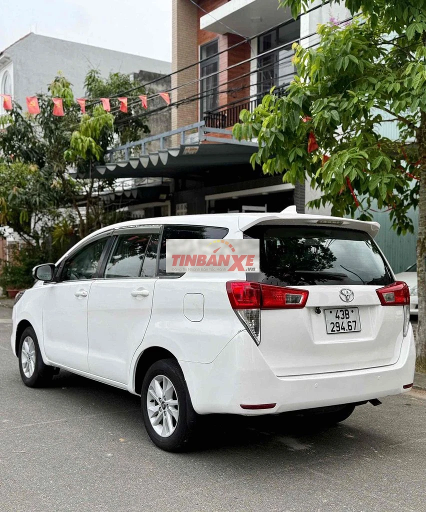 Toyota Innova 2017 Trắng