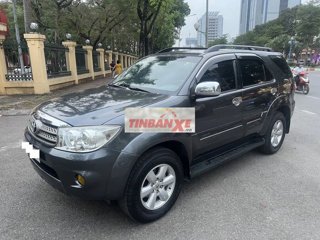 Toyota Fortuner V 2.7L 2010 Xám