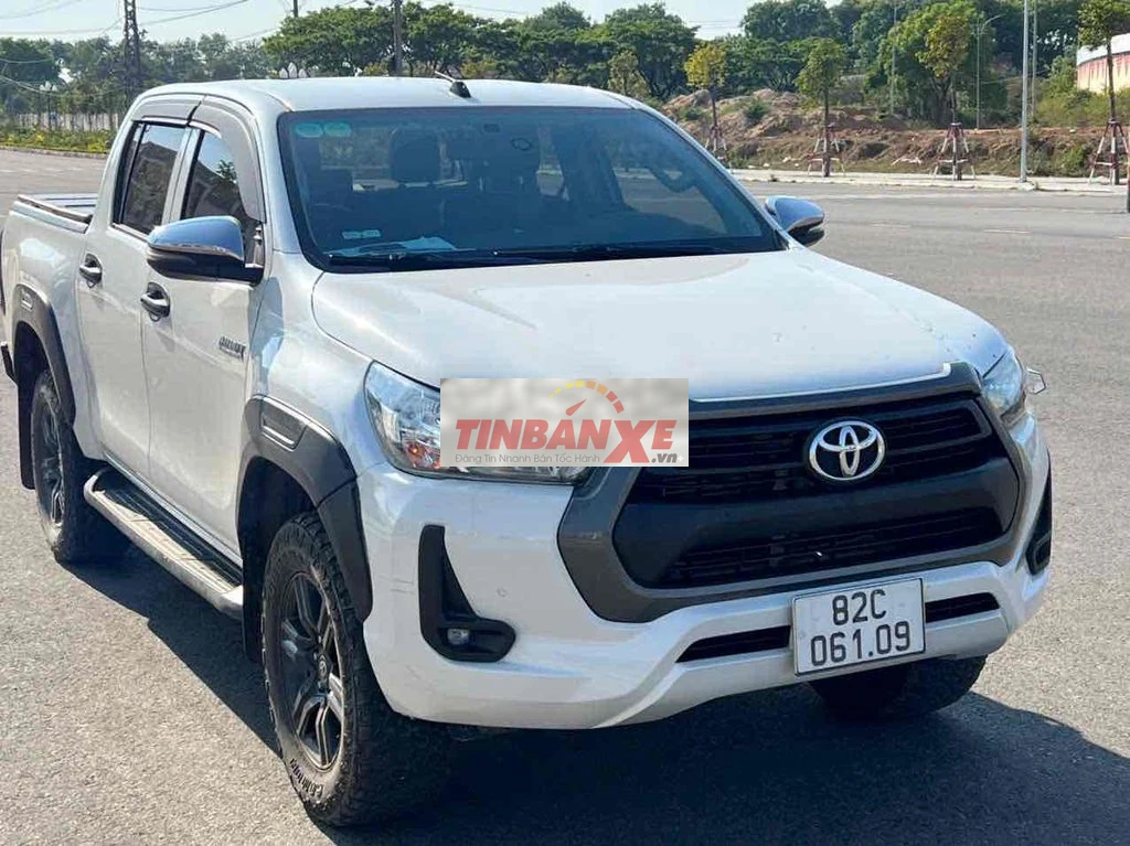Toyota Hilux Trắng 59000 km