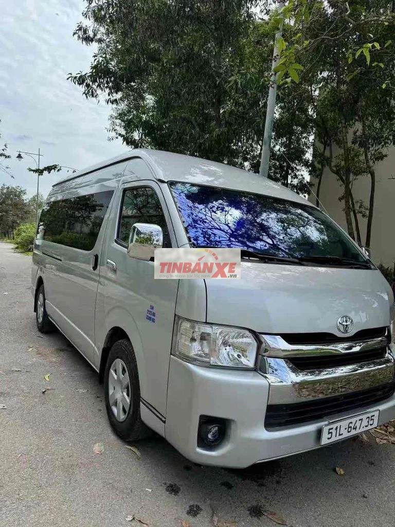 toyota hiace dầu 2018.