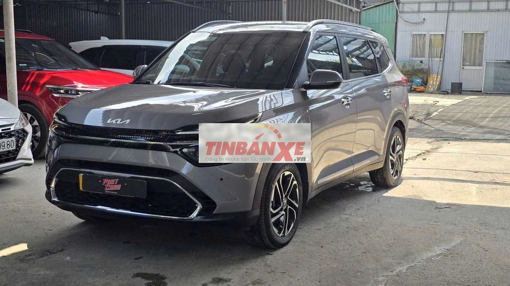 Kia Carens 2024 Luxury 1.5L, màu xám,4v1 km
