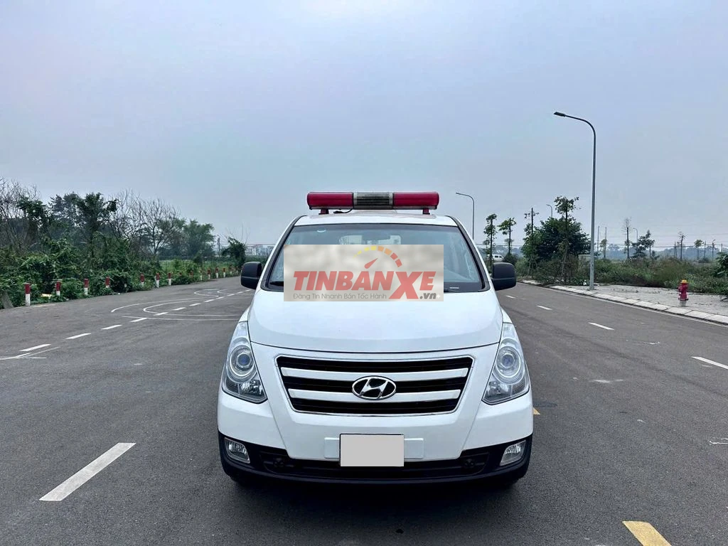Hyundai Grand Starex cứu thương 2017 - 10000 km