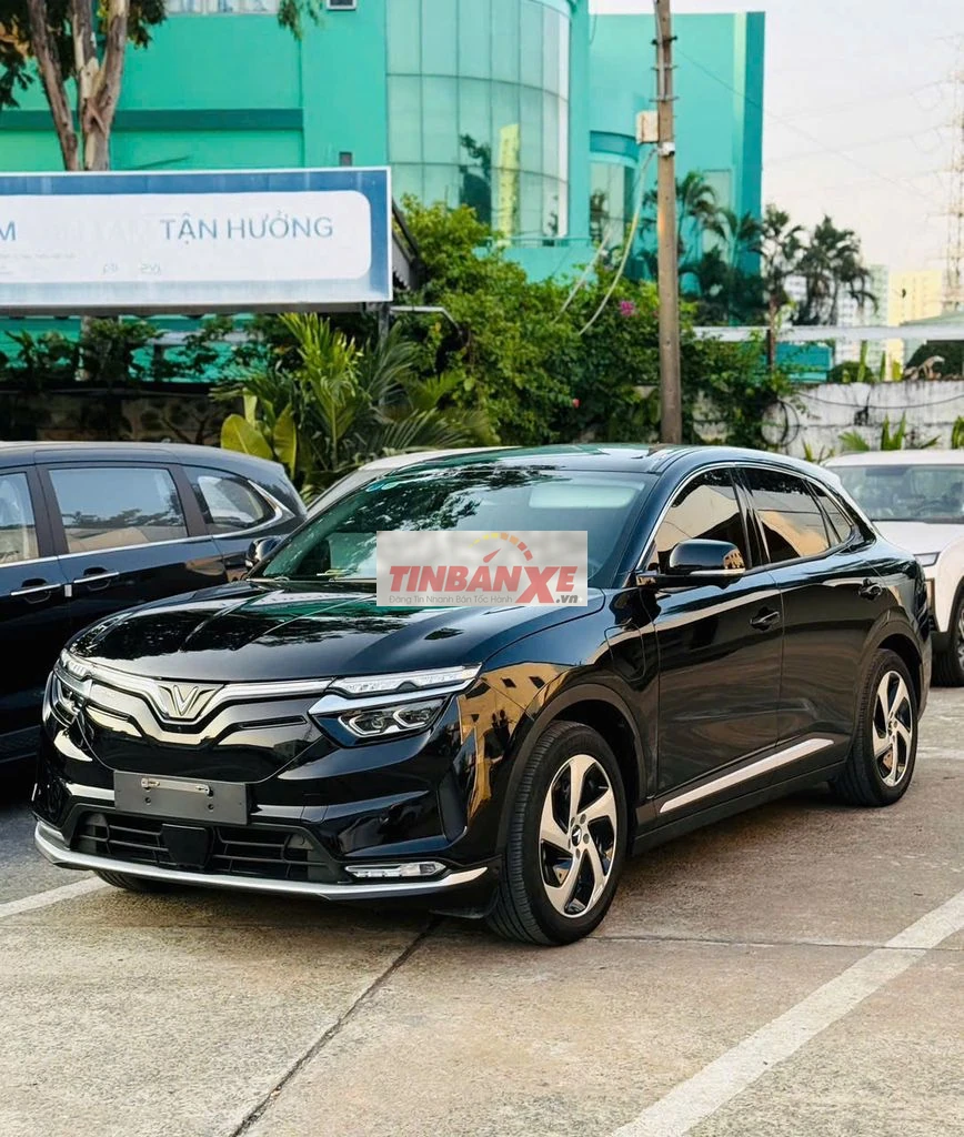 Xe điện VinFast VF8 Eco 2024 Đen