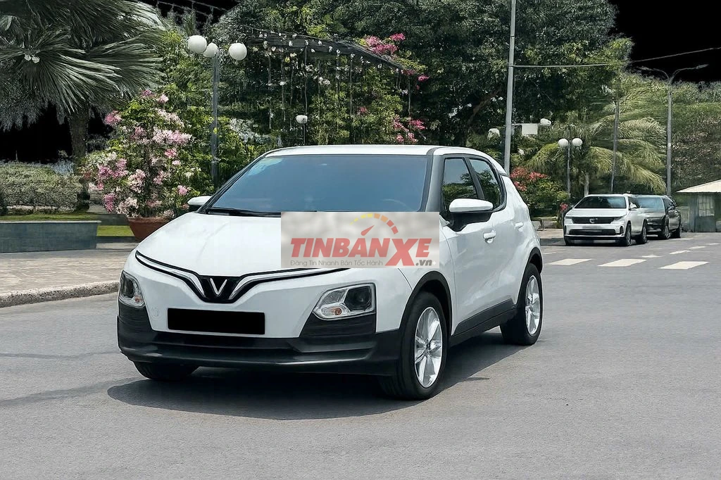 Vinfast VF5 Plus 2024 - Màu trắng - 3vkm -Mua pin